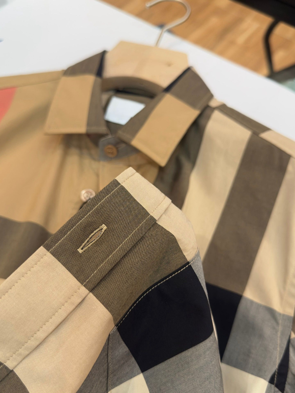 Košulja od pamuka s kariranim uzorkom, rever ovratnik, dugi rukavi, tijesni kroj