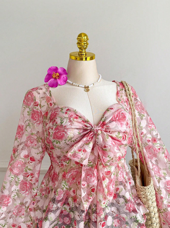 Košulja s dugim rukavima od poliestera s gradijentnim cvjetnim uzorkom, vezicama i kvadratnim izrezom