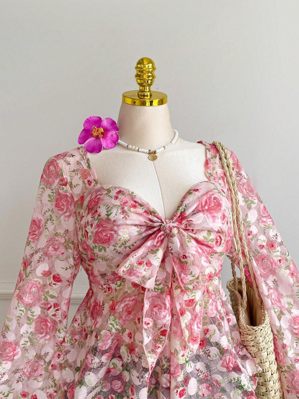 Košulja s dugim rukavima od poliestera s gradijentnim cvjetnim uzorkom, vezicama i kvadratnim izrezom