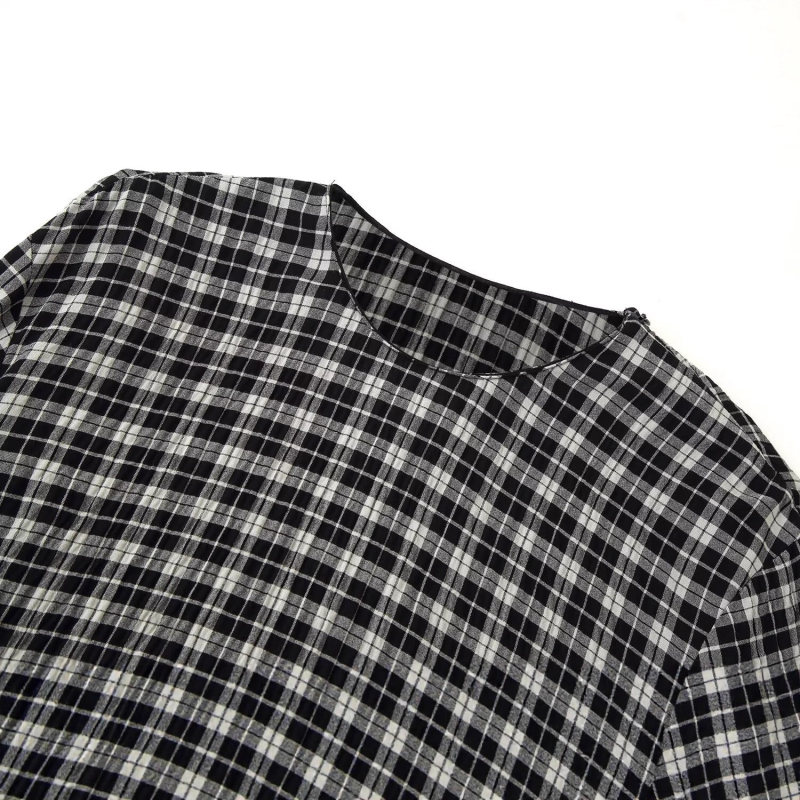 Dámsky kardigán - okrúhly výstrih, dlhé rukávy, úzky strih, polyester-elastan zmes (70–80% polyester, <30% elastán), japonsko-kórejský uvoľnený štýl, jeseň 2025