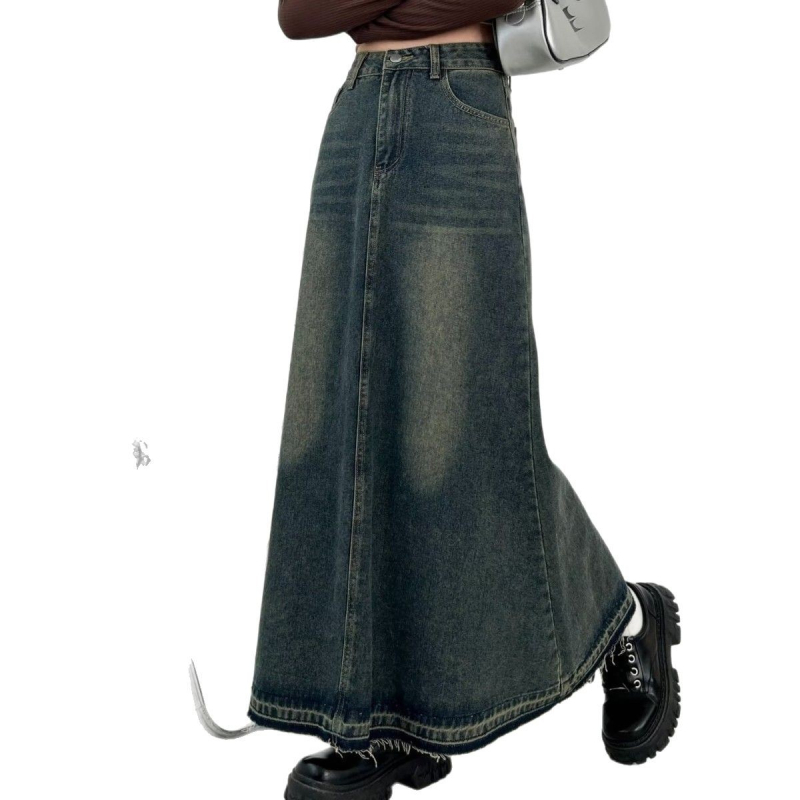 Džínsová sukňa A‑línie, vysoký pás, stredná dĺžka, roztiahnutý lem, zmes bavlny a polyesteru.