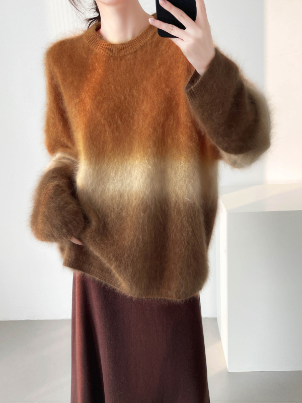 Pulover tricotat din lână de miel, textură periată, guler rotund, croială lejeră, mâneci lungi, iarna 2025