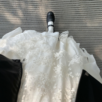 Fustă în formă A, lungime medie, dantelă cu broderie, material poliester, microelastic