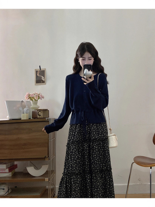 Sukňový kostým s dlhým rukávom a dlhou sukňou, polyester 90–95%, jeseň 2025