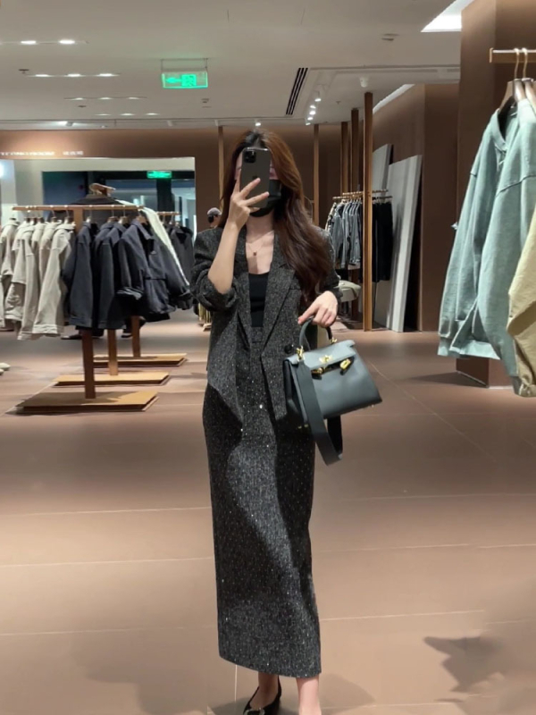 Dva dijela kostima: suknja i sako za žene — poliester, 95%+, dugi rukavi, suknja srednje duljine