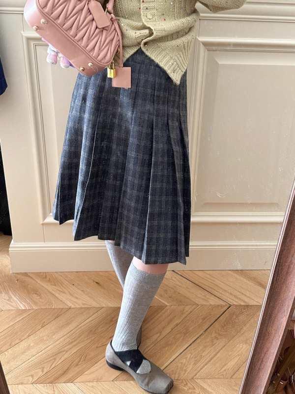 Plisovaná sukňa A-línia, geometrický vzor, stredná dĺžka, panelové spracovanie s čipkou, polyester