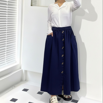 A-linijska suknja, visoki pojas, srednja duljina, pamuk-elastični denim, naborita tekstura