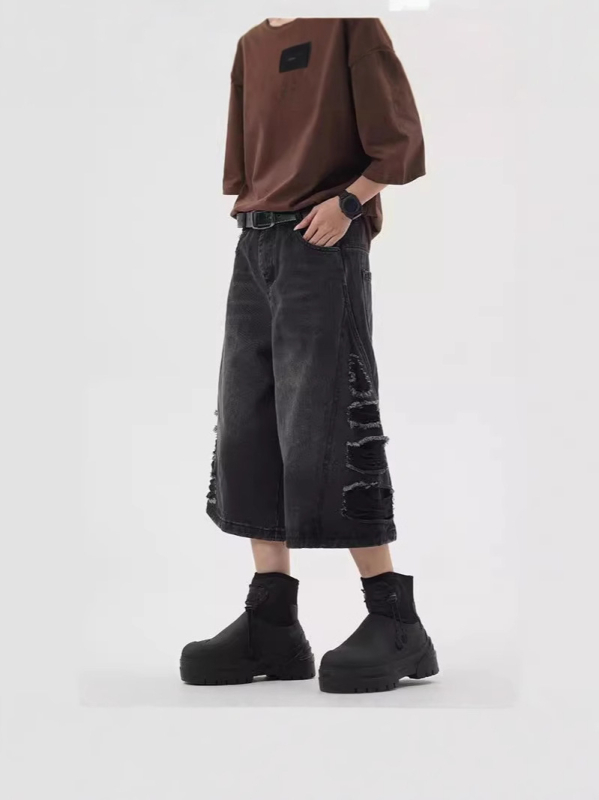 Muške traper hlačice do koljena s distressed učinkom i pranjem – slobodan kroj, srednji pojas, cropped duljina, ravno široka silueta
