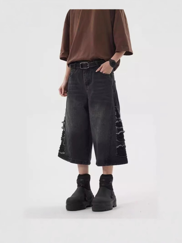 Muške traper hlačice do koljena s distressed učinkom i pranjem – slobodan kroj, srednji pojas, cropped duljina, ravno široka silueta