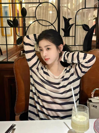 Laza szabású női pulóver Tencel Lyocell anyagból, hosszú ujjú, vékony anyag, csíkos mintázat, UPF30+