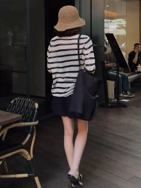 Laza szabású női pulóver Tencel Lyocell anyagból, hosszú ujjú, vékony anyag, csíkos mintázat, UPF30+