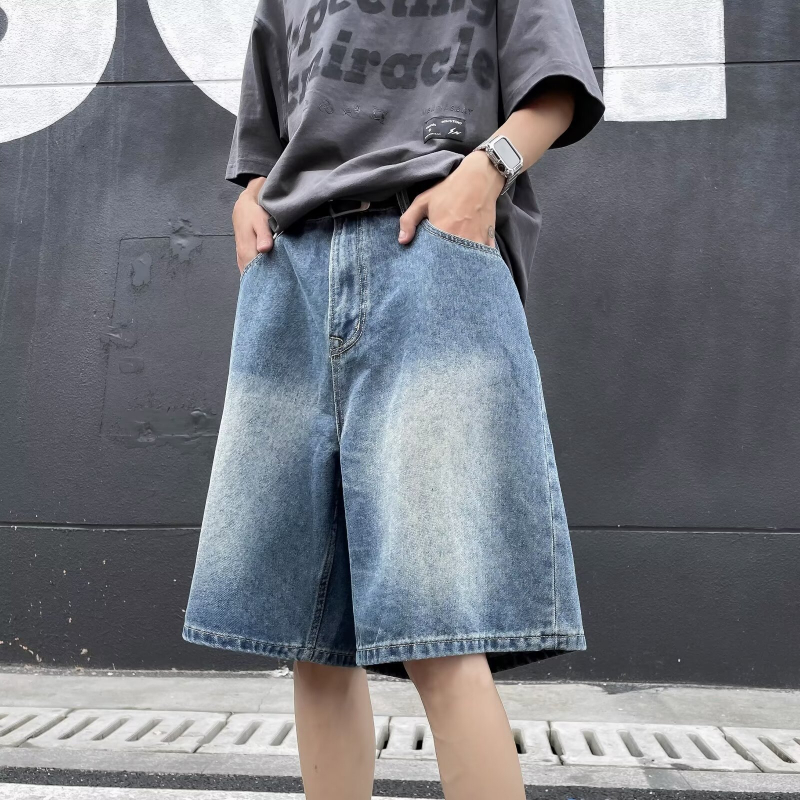 Muške ljetne traper šorceve – opuštena ravna silueta, poluduga dužina, isprano, mikroelastično, 95% pamuk