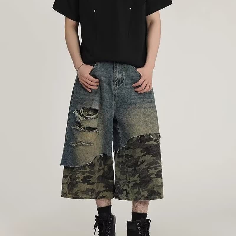 Muške traper kratke hlače s vintage pranjem, camouflage patchwork, poderani detalji, slobodan kroj, srednji porast struka