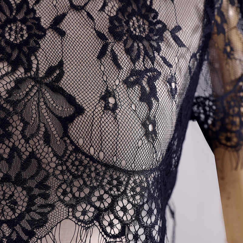 Bluza de dantelă cu model floral, guler rotund, mâneci scurte, lungime ultra- scurtă, amestec de spandex 71–80%