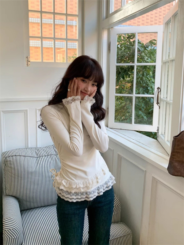 Tricou damă cu mânecă lungă, guler semi-turtleneck, croială liberă, țesătură viscose, broderie