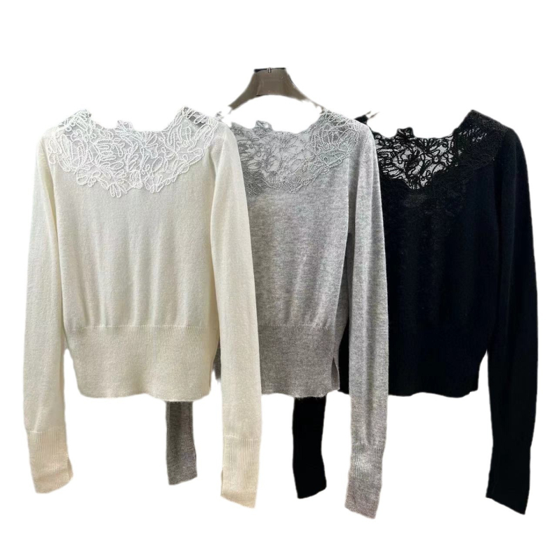 Pulover tricotat din lână și cașmir, decolteu în V, mâneci lungi, croială slim, broderie