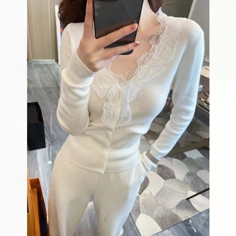 Cardigan pulover cu decolteu în V, croială Slim, mâneci lungi, detalii brodate, amestec din fibre sintetice (poliester) - Toamnă 2024