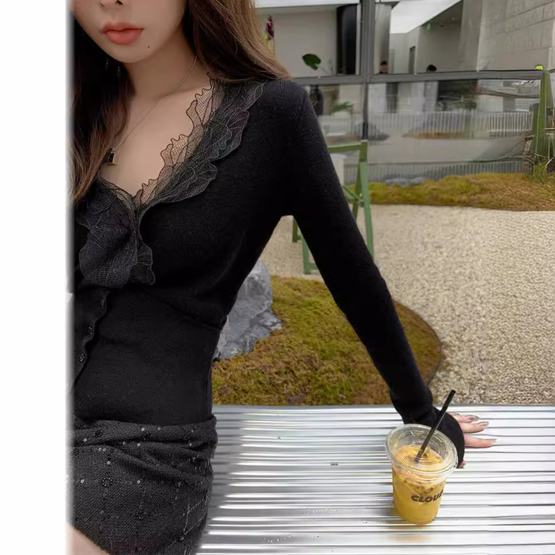 Cardigan pulover cu decolteu în V, croială Slim, mâneci lungi, detalii brodate, amestec din fibre sintetice (poliester) - Toamnă 2024