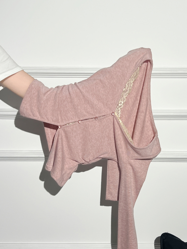 Tricou din poliester cu decolteu în V, mâneci lungi, croi slim, culoare solidă