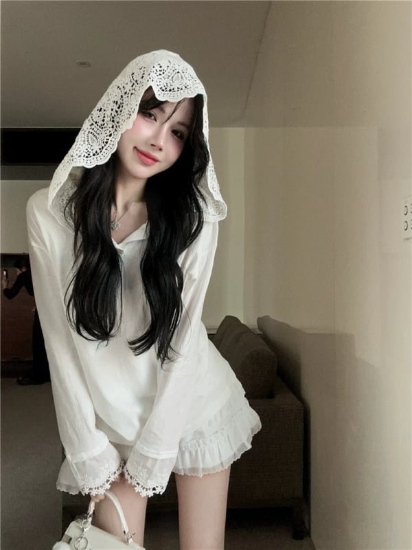 Csipke betétes kapucnis hosszú ujjú T‑póló Modal rostból, szabályos szabás