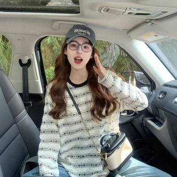 Μπλούζα T με γεωμετρικό μοτίβο και αποκοπές σε πάνελ, μακρύ μανίκι, χαλαρή γραμμή, πολυεστέρας