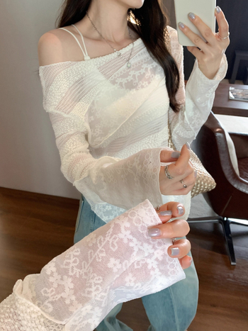 Poliészter csipkés felső off-shoulder kivágással, hosszú ujjú, réteges dizájn