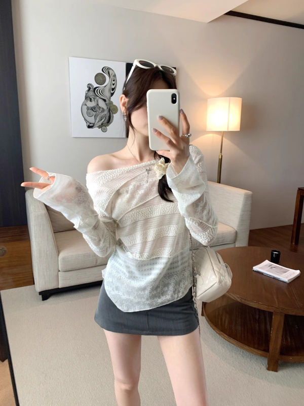 Poliészter csipkés felső off-shoulder kivágással, hosszú ujjú, réteges dizájn