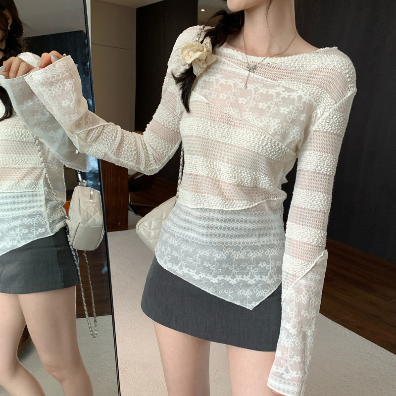 Poliészter csipkés felső off-shoulder kivágással, hosszú ujjú, réteges dizájn