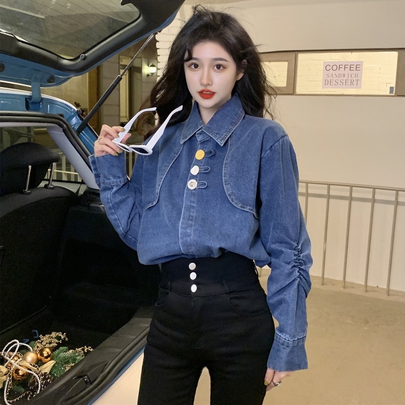 Denim košula s čipkom, glavni materijal 70–80% pamuk, dugi rukavi, okrugli izrez, slobodan kroj, duljina 50–65 cm