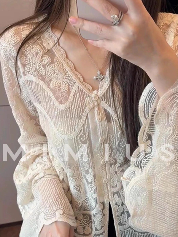 Naiste pitsiline V-kaelusega topp, avatud lõikekas muster, pikad varrukad, normaalne pikkus, triikimata