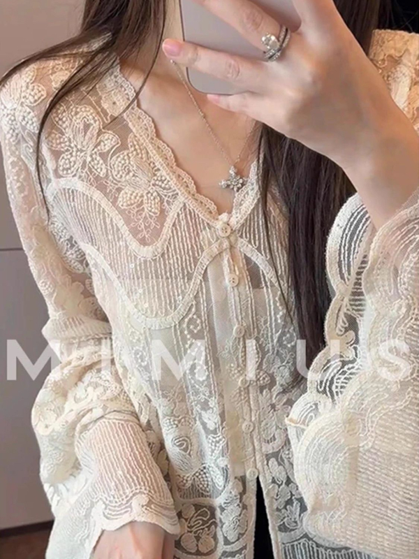 Naiste pitsiline V-kaelusega topp, avatud lõikekas muster, pikad varrukad, normaalne pikkus, triikimata