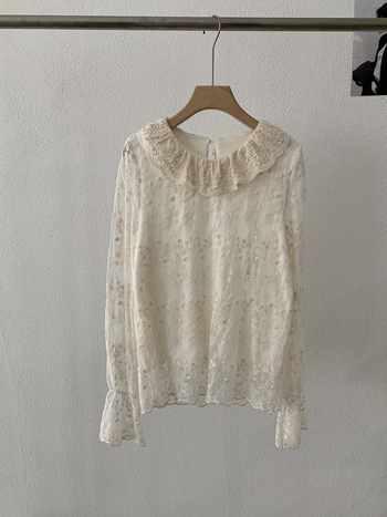 Kapuutsiga pitsiline särk, fliisvooder, tikitud, nailonist pits