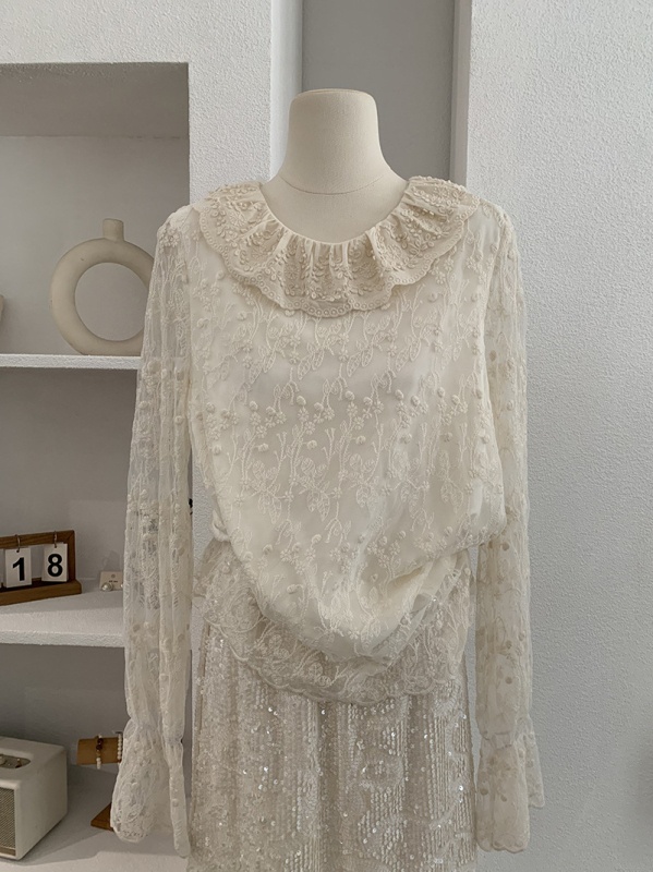 Kapuutsiga pitsiline särk, fliisvooder, tikitud, nailonist pits