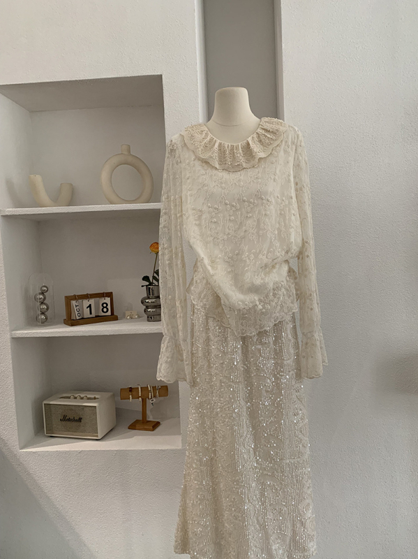 Kapuutsiga pitsiline särk, fliisvooder, tikitud, nailonist pits