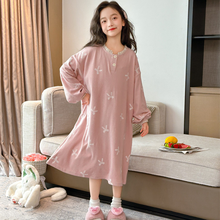 Tüdrukutele sametist ööriietus, pikkade käistega öökleit, ühetooniline, 90% polüester, pehme viimistlus, kevad-sügis, alates 8. eluaastast