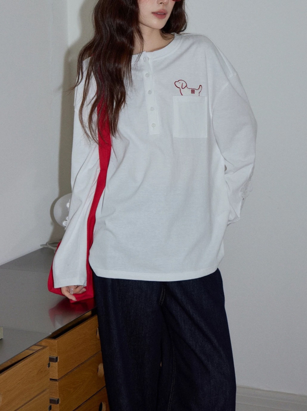 Tikitud pitsiga T-särk ümmarguse kaelusega, pikad varrukad, vaba lõige