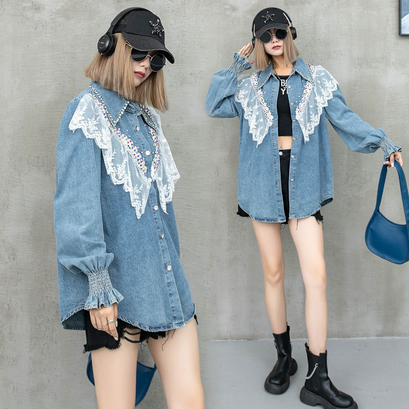 Džinsa särk pitsilise äärega – vaba lõige, nuku-kaelus, puhvised varrukad, 3/4 varrukad, ees nööpidega rivis.