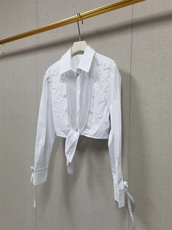 Puuvillased pikkade varrukatega särgid, särgikael, ees ühe rinda nööpide jada, tavaline lõige, tikand, suvi 2025