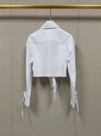 Puuvillased pikkade varrukatega särgid, särgikael, ees ühe rinda nööpide jada, tavaline lõige, tikand, suvi 2025