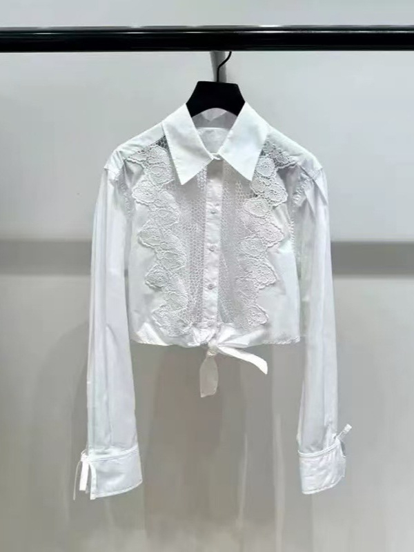 Puuvillased pikkade varrukatega särgid, särgikael, ees ühe rinda nööpide jada, tavaline lõige, tikand, suvi 2025