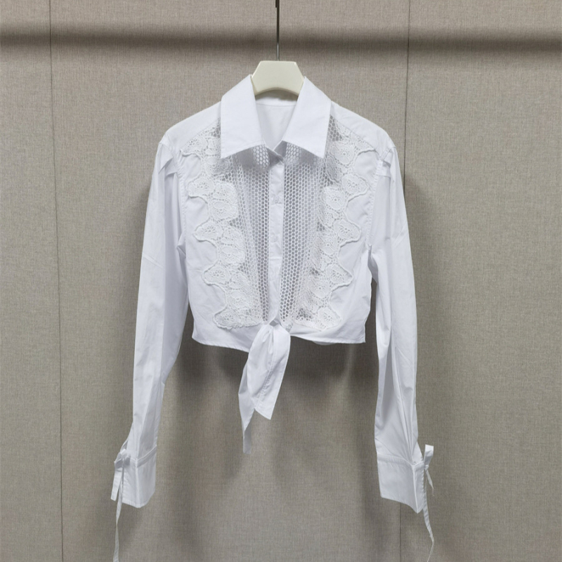 Puuvillased pikkade varrukatega särgid, särgikael, ees ühe rinda nööpide jada, tavaline lõige, tikand, suvi 2025