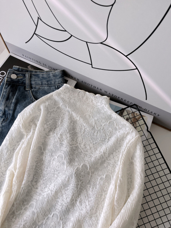 Puuvillane T-särk ümmarguse kaelusega, pika varrukaga, taime- ja lillemustriga, slim-fit, värske ja magus stiil