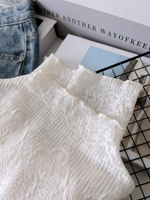 Puuvillane T-särk ümmarguse kaelusega, pika varrukaga, taime- ja lillemustriga, slim-fit, värske ja magus stiil