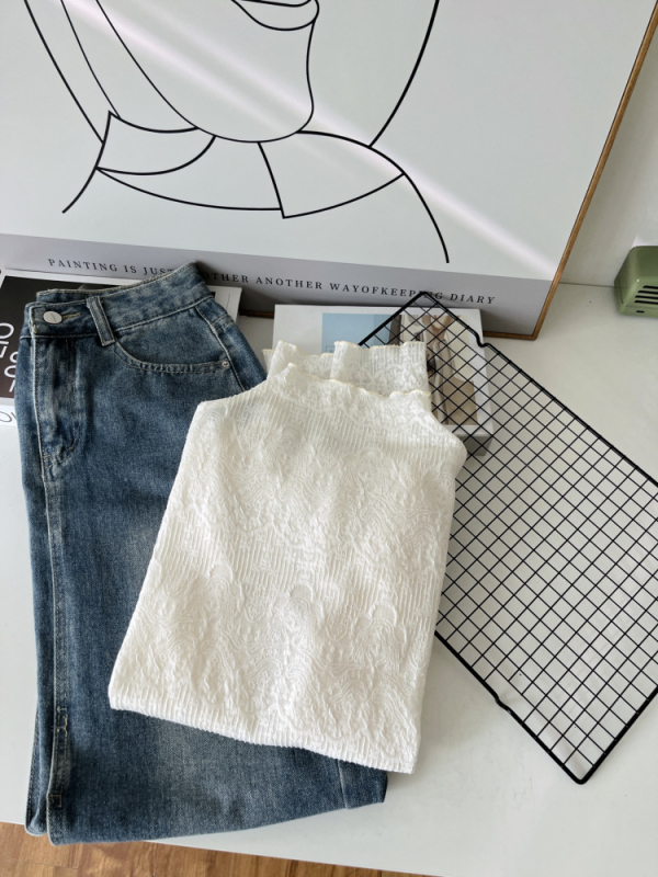 Puuvillane T-särk ümmarguse kaelusega, pika varrukaga, taime- ja lillemustriga, slim-fit, värske ja magus stiil