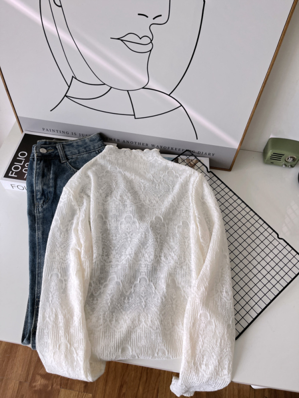 Puuvillane T-särk ümmarguse kaelusega, pika varrukaga, taime- ja lillemustriga, slim-fit, värske ja magus stiil