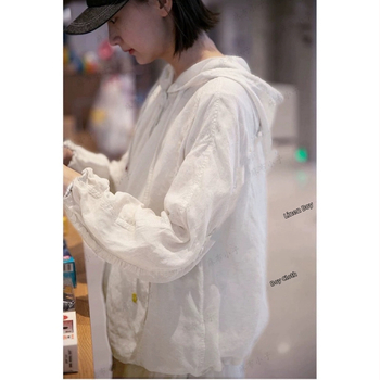 Kanepist valmistatud päikesekaitsega kapuutsiga lukk-jakk – 95% kanep, pikad varrukad, tavapikkus 50–65 cm, ühevärviline, suvi 2025