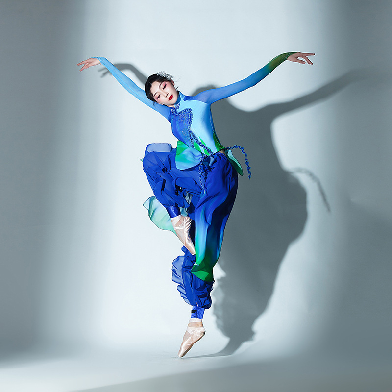 Naiste etnilise tantsukostüümi komplekt - polüesterkangas, polüesteri sisaldus 30-50%, ilma kraeta, 2025. talv, 25–29-aastastele naistele