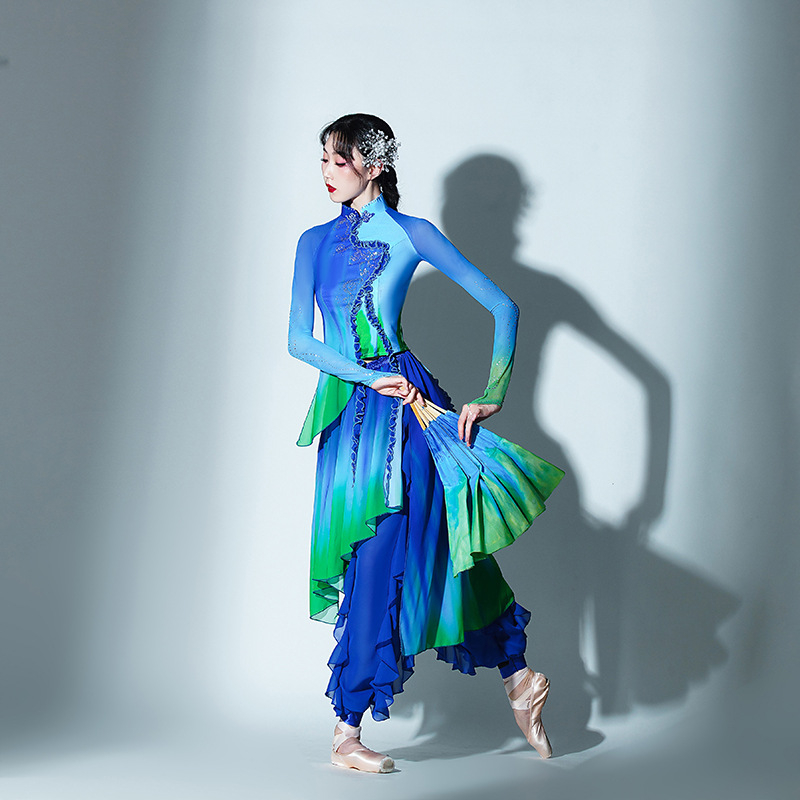 Naiste etnilise tantsukostüümi komplekt - polüesterkangas, polüesteri sisaldus 30-50%, ilma kraeta, 2025. talv, 25–29-aastastele naistele