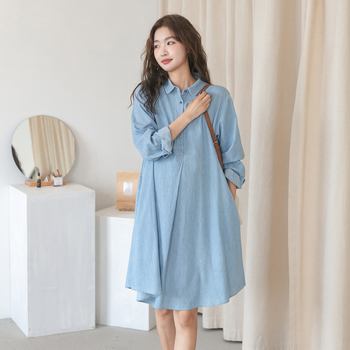 Rasedate kleit triibulise mustriga, krae lapell, pikad varrukad, midi pikkune lotus lehtede volan.