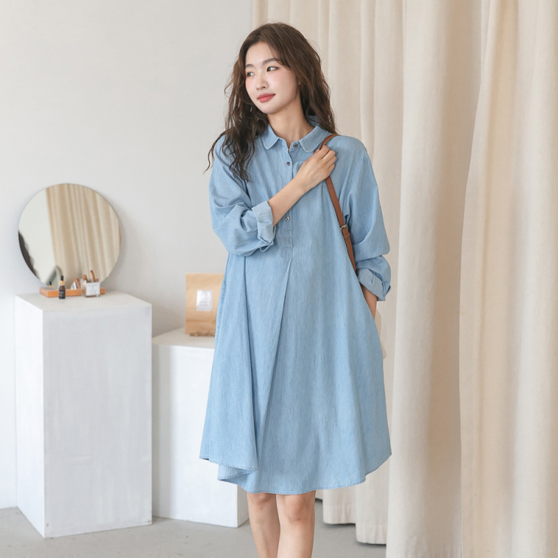 Rasedate kleit triibulise mustriga, krae lapell, pikad varrukad, midi pikkune lotus lehtede volan.